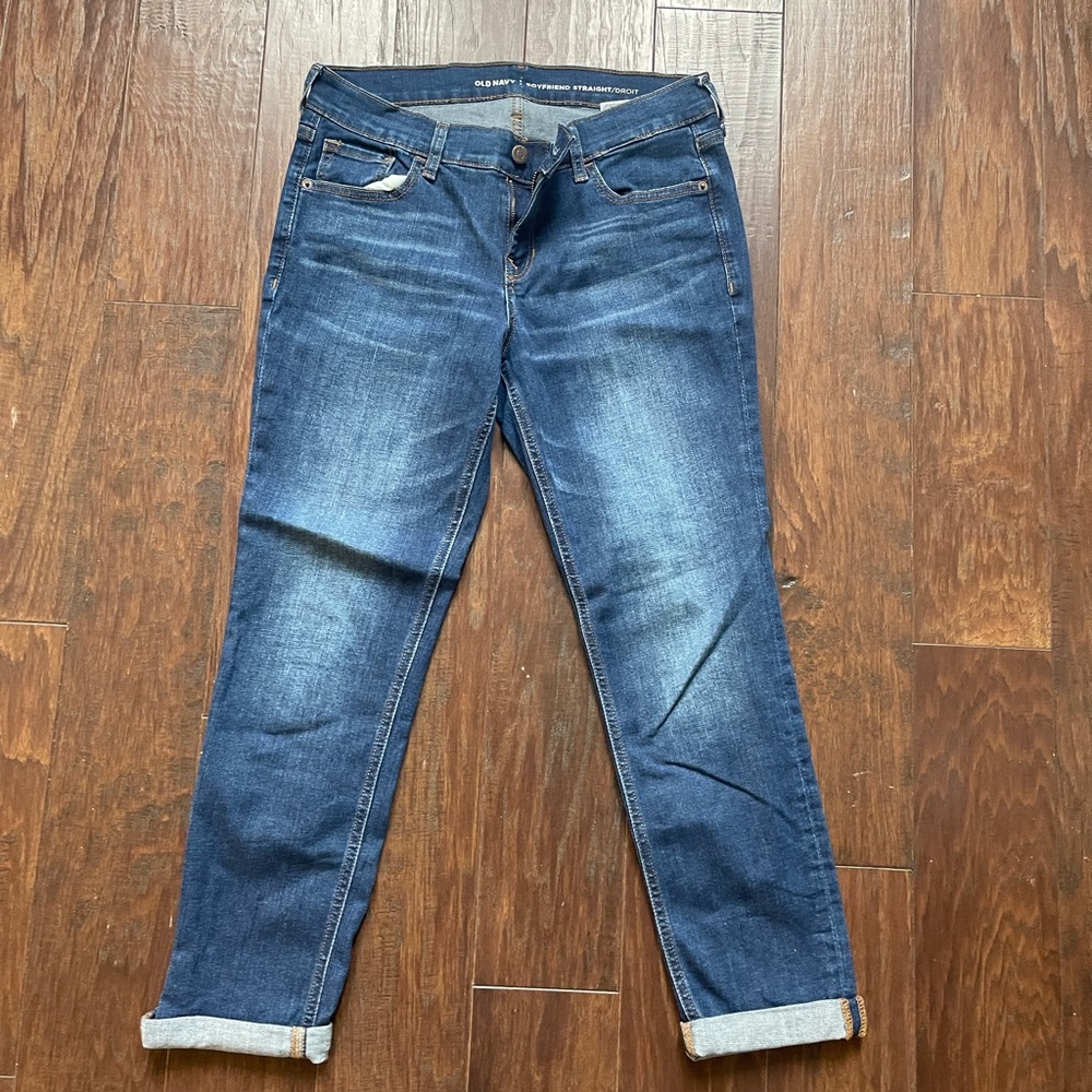 Women’s Old Navy size 4 boyfriend jeans